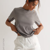 T-shirt coupe décontractée avec patch personnalisé - Gris