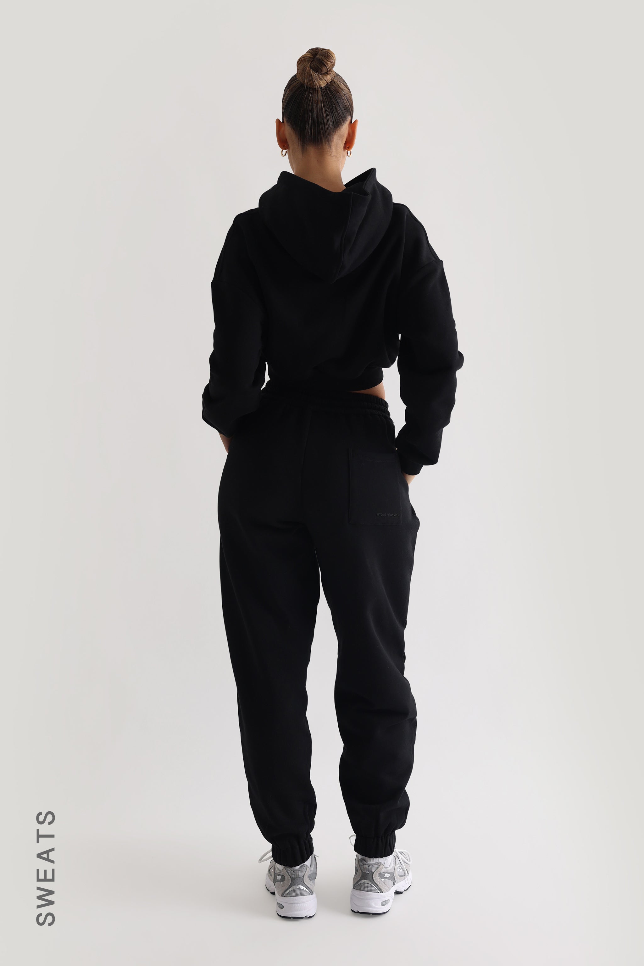 Cropped hoodie best sale sweat suit